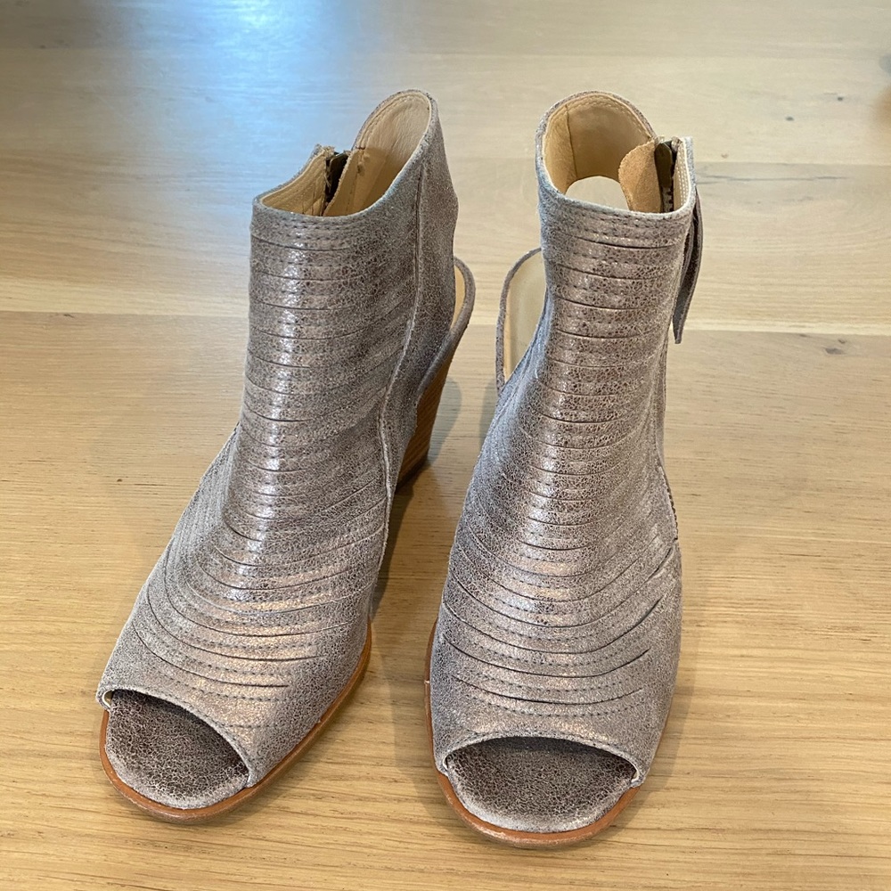 Paul Green Cayenne Peep-Toe Sandal Booties